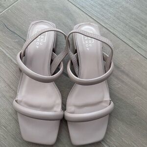 NWOT Shushop Calista Sandal